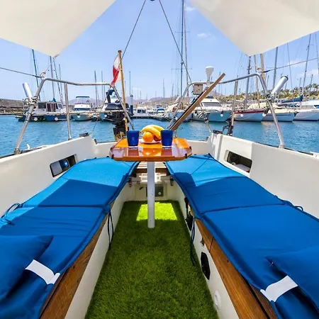 Tekne Seaside Chill-out On A Sail Yacht