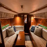 Seaside Chill-out On A Sail Yacht Ботель *