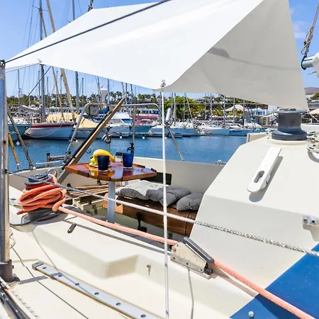 Ботель Seaside Chill-out On A Sail Yacht