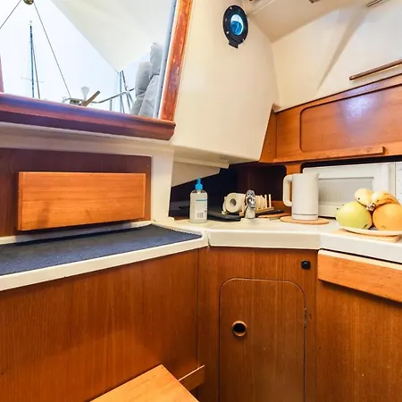 Seaside Chill-out On A Sail Yacht * Пуэрто-Калеро