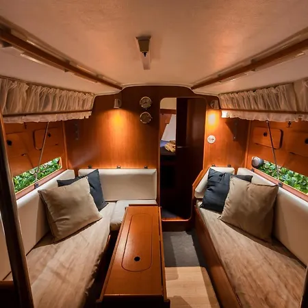 Seaside Chill-out On A Sail Yacht Botel *